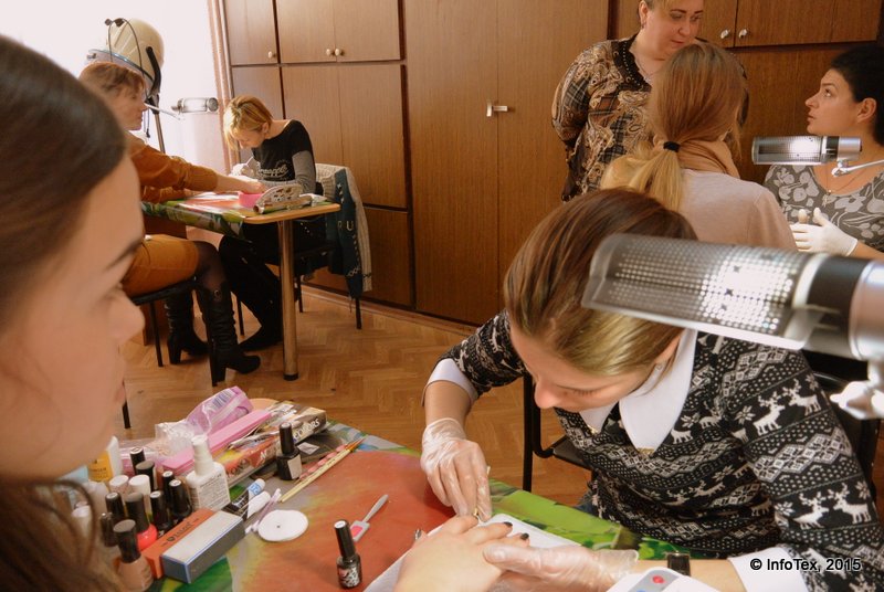 Курсы маникюра ИнфоТех - отработка различных техник