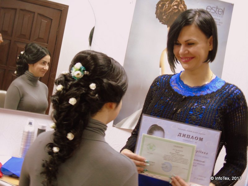Курсы парикмахера Полтава - выпускница ИнфоТеха Екатерина Чирва