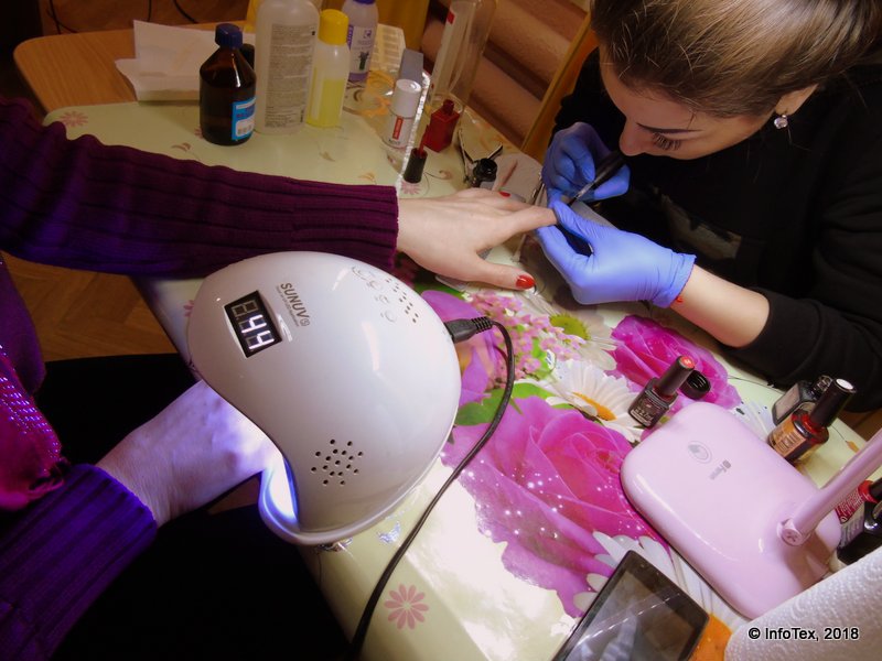 Курсы маникюра Полтава - красно-черный маникюр гель лаком