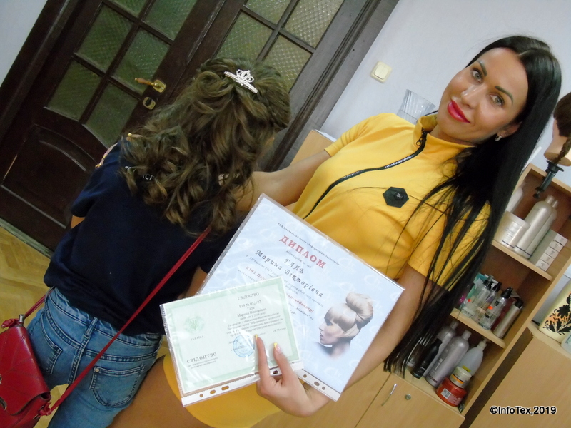 Курсы парикмахеров Полтава - выпускница ИнфоТеха Марина Галь