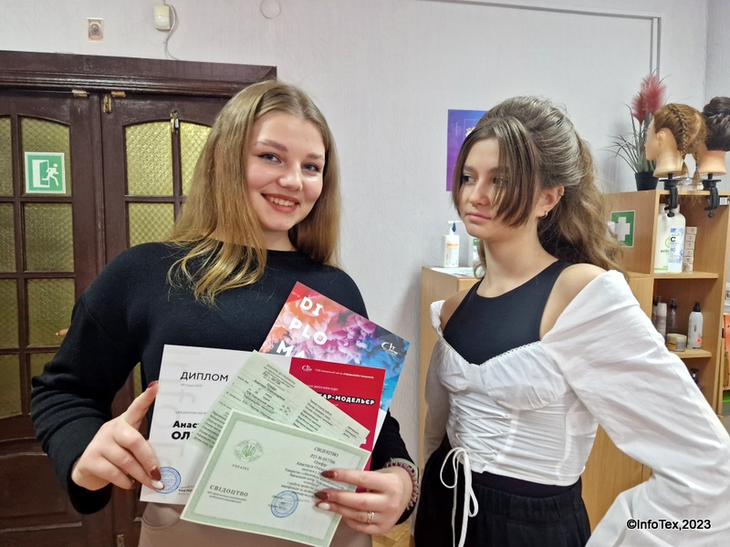 Курси перукарів Полтава - випускниця Анастасія Олефір